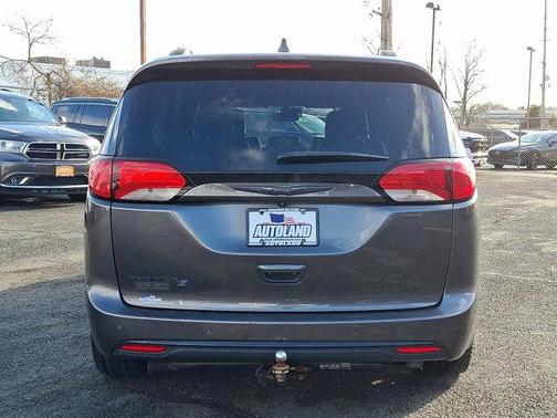 2020 Chrysler Pacifica Touring L