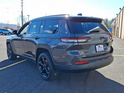 2022 Jeep Grand Cherokee L Altitude
