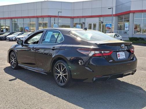 2022 Toyota Camry SE