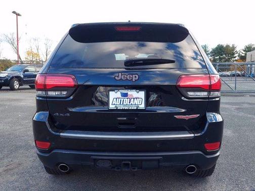 Photo 5 of 32 of 2018 Jeep Grand Cherokee Trailhawk