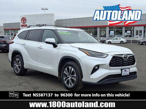 Wind Chill Pearl 2022 Toyota Highlander XLE
