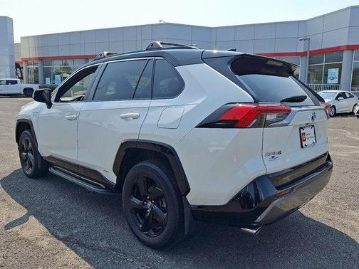 2020 Toyota RAV4 Hybrid SE