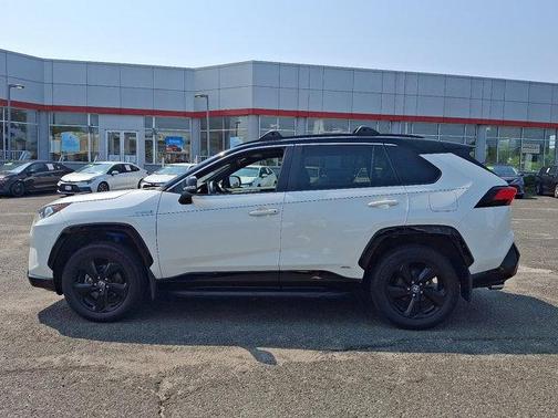 2020 Toyota RAV4 Hybrid SE