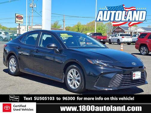 'MIDNIGHT BLACK' 2025 Toyota Camry LE