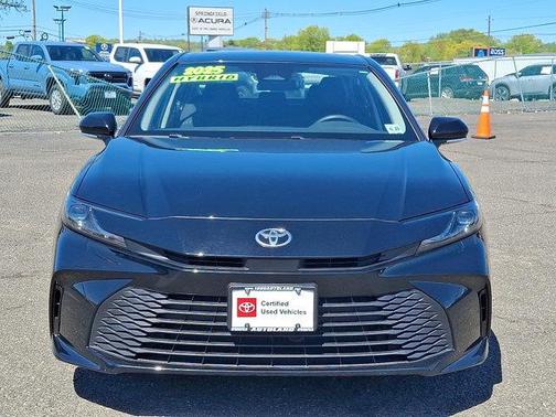 'MIDNIGHT BLACK' 2025 Toyota Camry LE