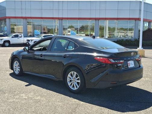 'MIDNIGHT BLACK' 2025 Toyota Camry LE