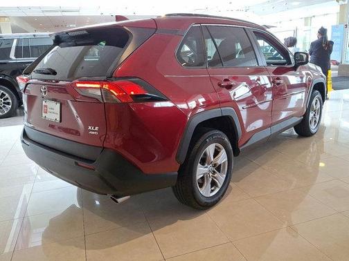 2022 Toyota RAV4 XLE