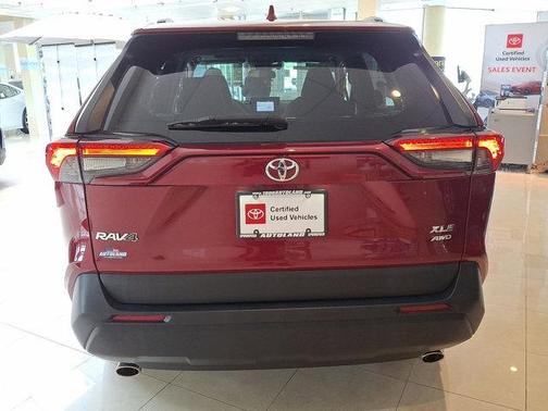 2022 Toyota RAV4 XLE