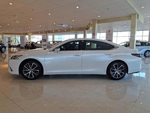 2023 Lexus ES 350 Base