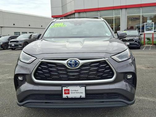 2022 Toyota Highlander Hybrid XLE