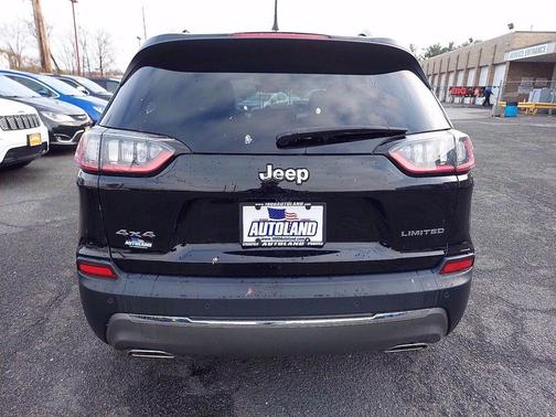 Diamond Black Crystal Pearlcoat 2019 Jeep Cherokee Limited