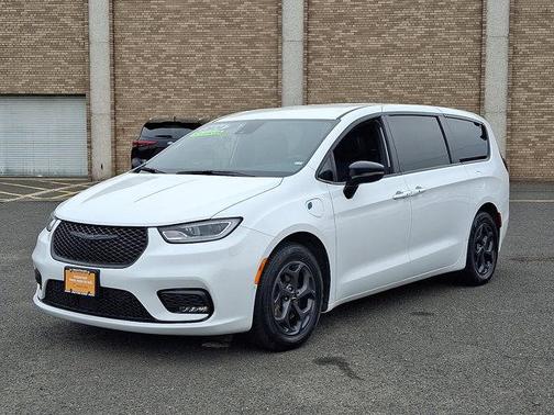 Bright White Clearcoat 2024 Chrysler Pacifica Hybrid S Appearance Pkg