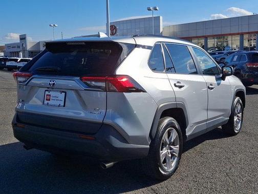 2022 Toyota RAV4 Hybrid LE