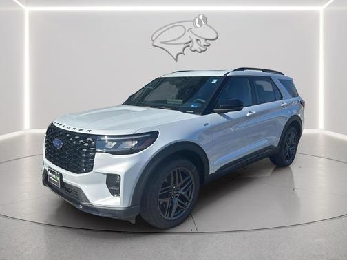 Space White Metallic 2026 Ford Explorer ST-Line