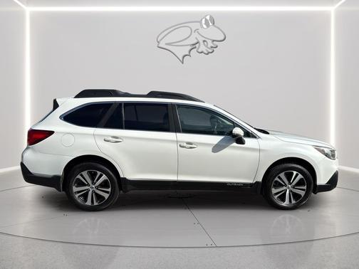 Crystal White Pearl 2019 Subaru Outback 3.6R Limited