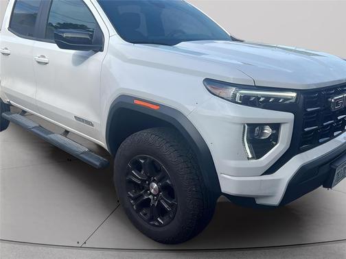 Summit White 2024 GMC Canyon Elevation