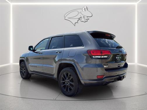 Granite Crystal Metallic Clearcoat 2020 Jeep Grand Cherokee Altitude