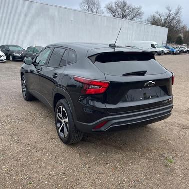 Mosaic Black Metallic 2024 Chevrolet Trax FWD 1RS