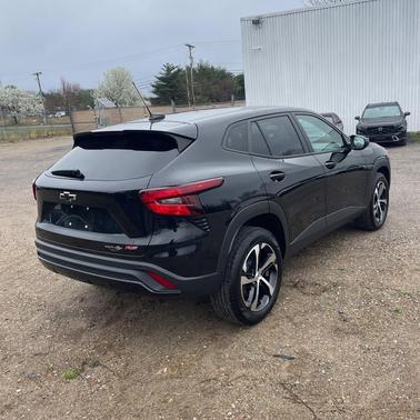 Mosaic Black Metallic 2024 Chevrolet Trax FWD 1RS
