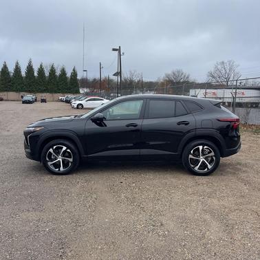 Mosaic Black Metallic 2024 Chevrolet Trax FWD 1RS