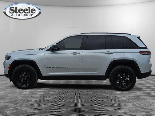 Silver Zynith 2024 Jeep Grand Cherokee Laredo