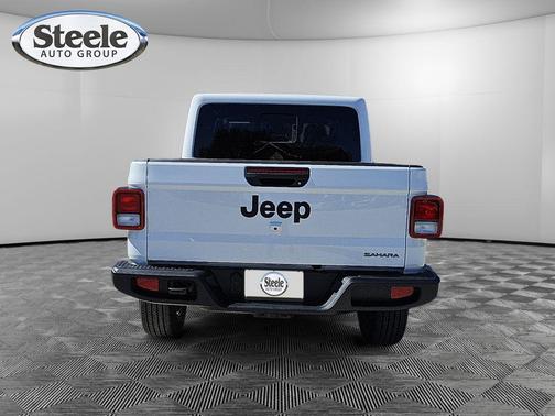 Bright White Clearcoat 2026 Jeep Gladiator Sport