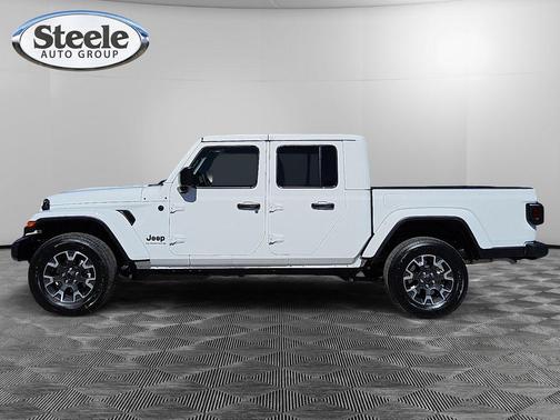 Bright White Clearcoat 2026 Jeep Gladiator Sport