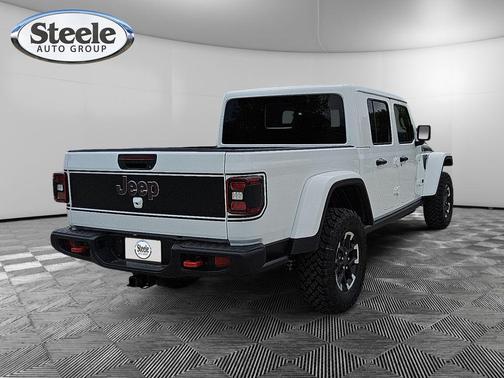 Bright White Clearcoat 2026 Jeep Gladiator Rubicon