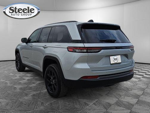 2026 Jeep Grand Cherokee Laredo