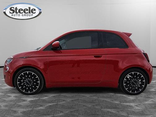 2024 FIAT 500e Base