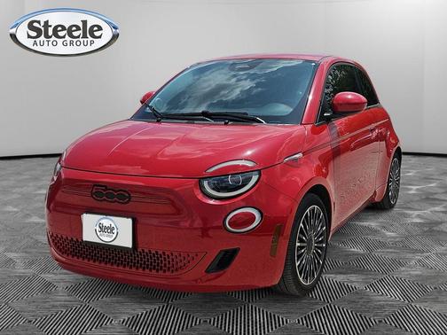 2024 FIAT 500e Base