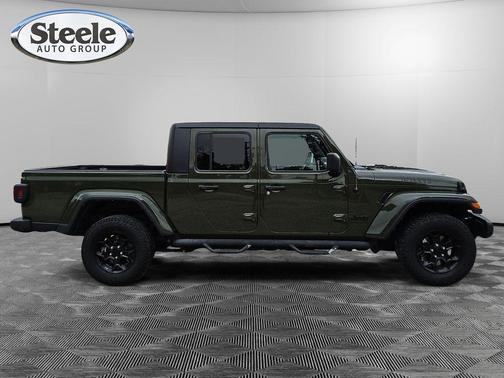 Sarge Green Clearcoat 2023 Jeep Gladiator Sport
