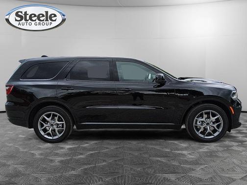 DB Black Crystal Clearcoat 2026 Dodge Durango GT HEMI V8