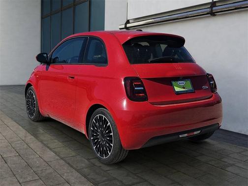 2024 FIAT 500e Base