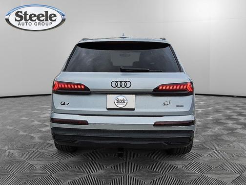 Satellite Silver Metallic 2023 Audi Q7 55 Premium Plus