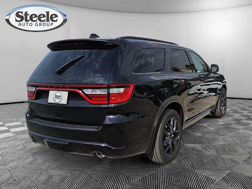 DB Black Crystal Clearcoat 2026 Dodge Durango GT Plus HEMI V8