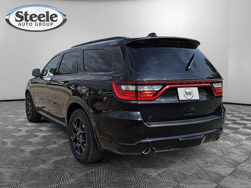 DB Black Crystal Clearcoat 2026 Dodge Durango GT Plus HEMI V8