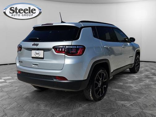 Silver Zynith 2026 Jeep Compass Latitude