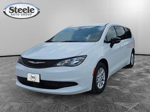 2025 Chrysler Voyager LX