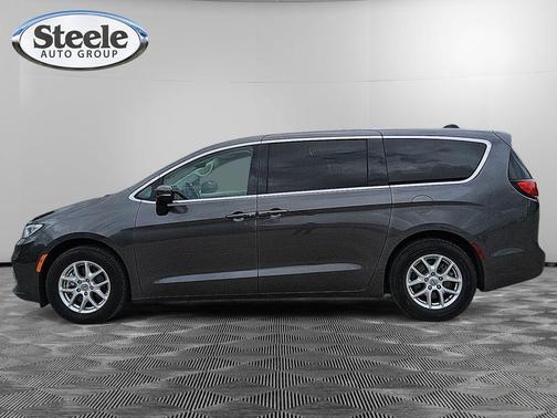 2023 Chrysler Pacifica Touring-L