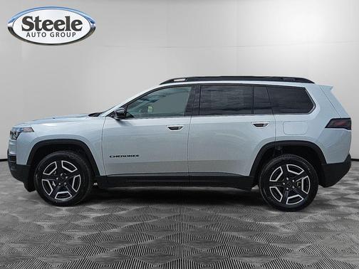 Silver Zynith Clearcoat 2026 Jeep Cherokee LAREDO/LIMITED