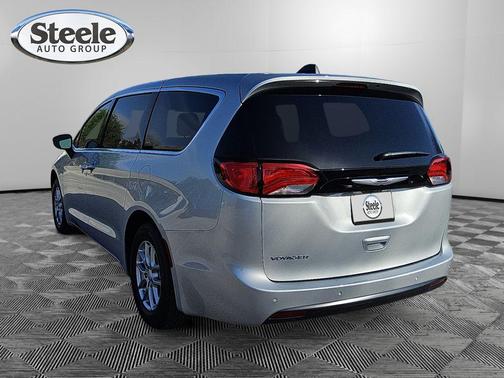 2026 Chrysler Voyager LX