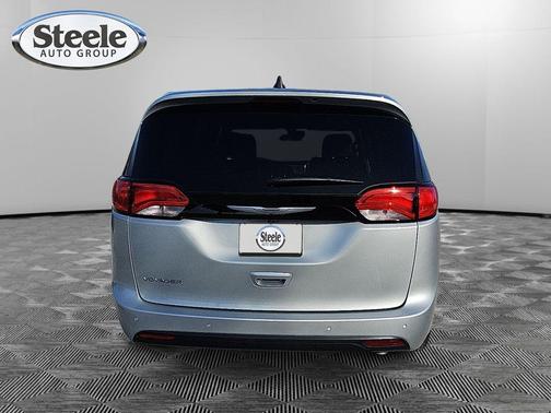 2026 Chrysler Voyager LX