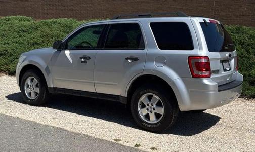 Ingot Silver Metallic 2012 Ford Escape XLT