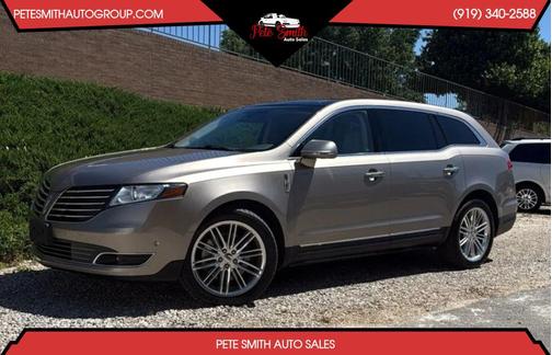 Gold 2018 Lincoln MKT Reserve