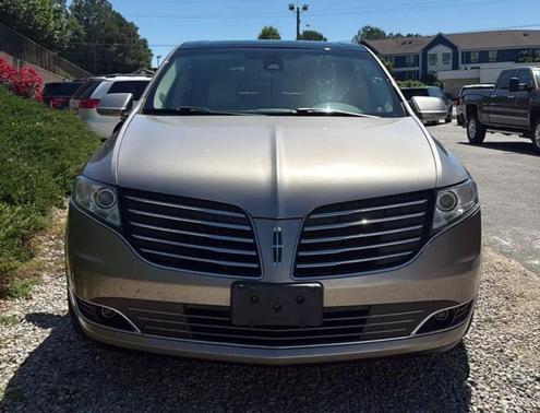 Gold 2018 Lincoln MKT Reserve