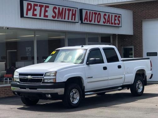 Photo 1 of 32 of 2006 Chevrolet Silverado 2500 LT2 H/D Crew Cab