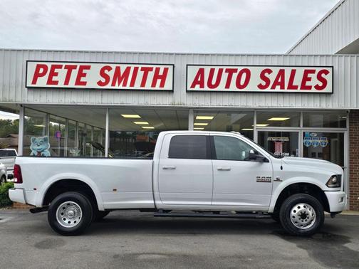 2018 RAM 3500 Laramie Crew Cab 4x4 8' Box