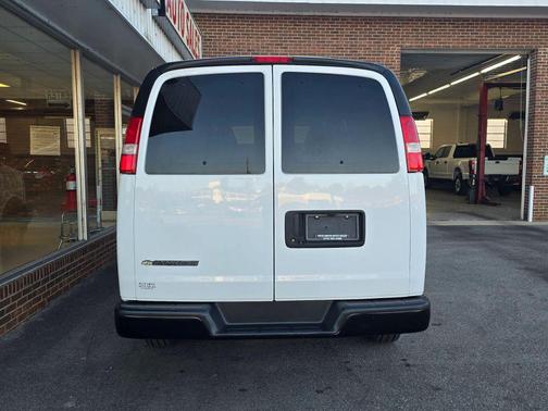 2020 Chevrolet Express 2500 LS