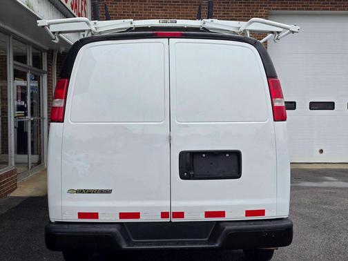 2020 Chevrolet Express 2500 RWD 2500 Regular Wheelbase WT